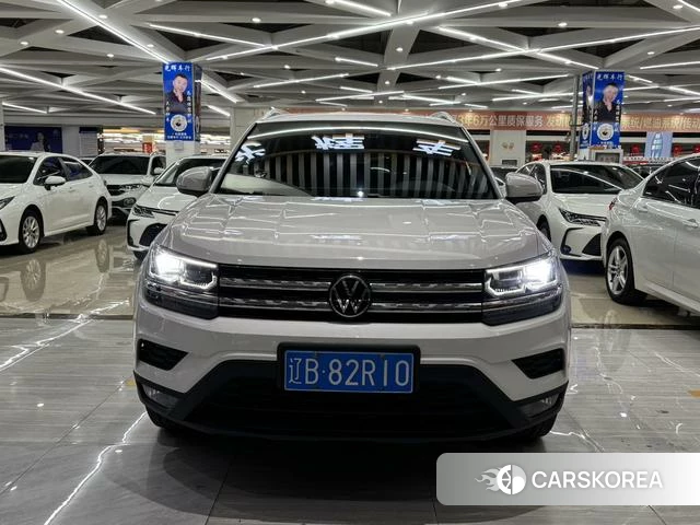 Volkswagen Tharu 2022 Белый из Китая