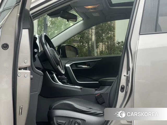 Toyota RAV4 2021 Шампань из Китая