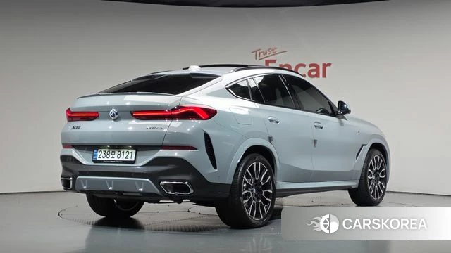 BMW X6 (G06) 2024 Серебристо-серый из Кореи