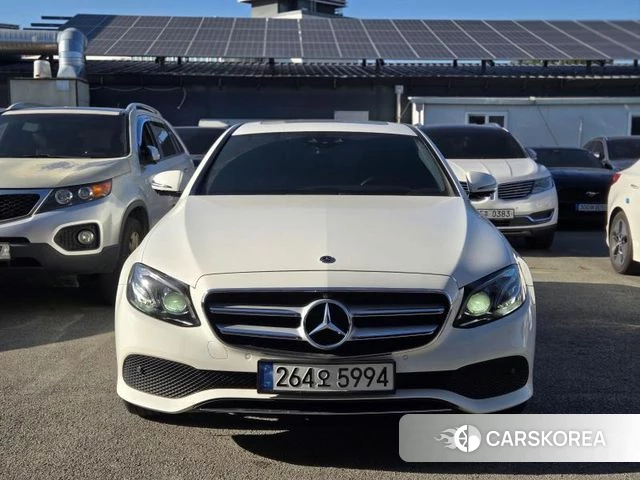 Mercedes-Benz E-Class W213 2019 Белый из Кореи
