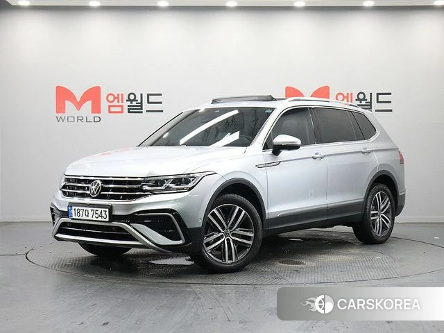 Volkswagen Tiguan Allspace 2023 Серебристо-серый из Кореи