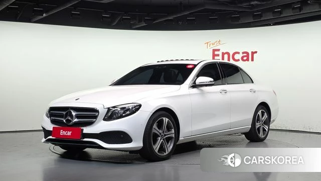 Mercedes-Benz E-Class W213 2018 Белый из Кореи