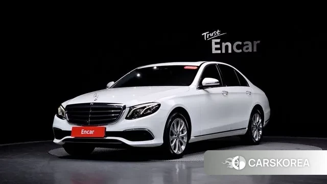 Mercedes-Benz E-Class W213 2018 Белый из Кореи