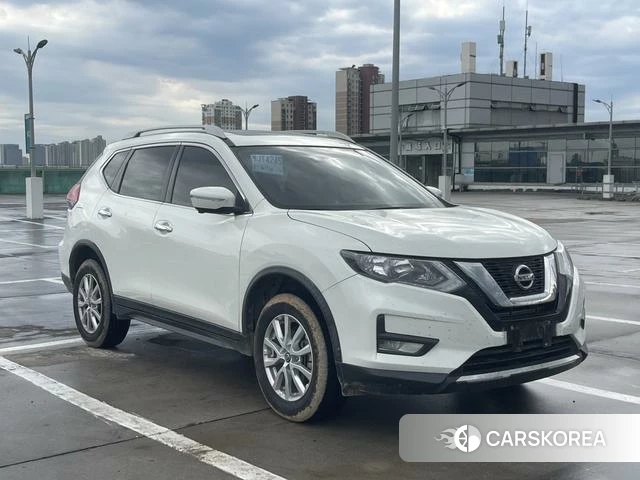 Nissan X-Trail 2021 Белый из Китая