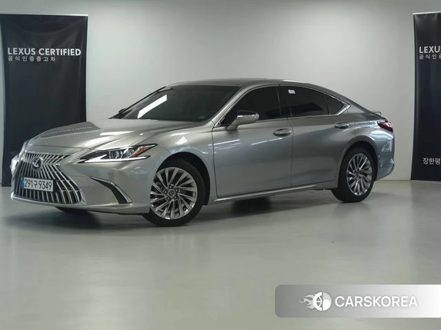 Lexus ES300h 7th generation 2025 Песочный из Кореи