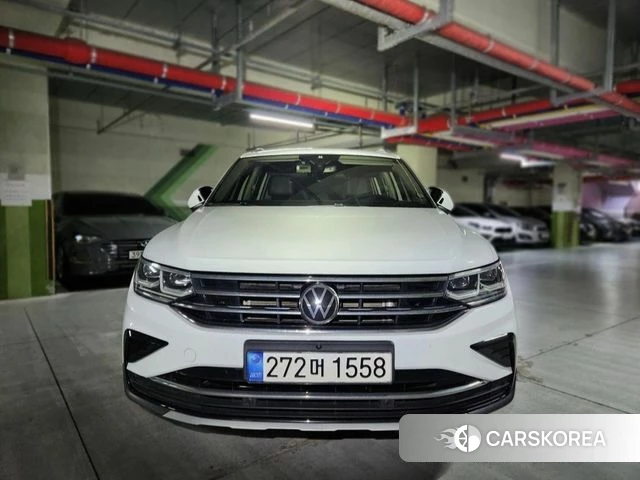 Volkswagen Tiguan second Generation 2022 Белый из Кореи