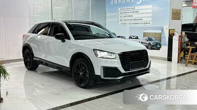 Audi Q2L 2021 Белый из Китая