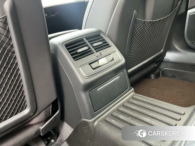Audi A4L 2022 Белый из Китая