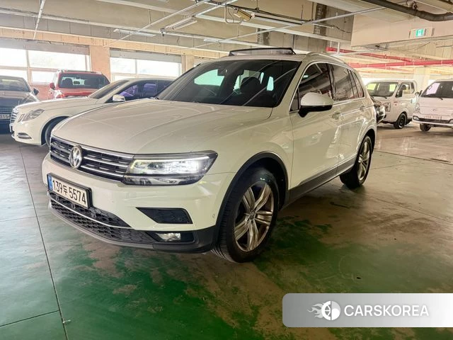 Volkswagen Tiguan second Generation 2020 Белый из Кореи