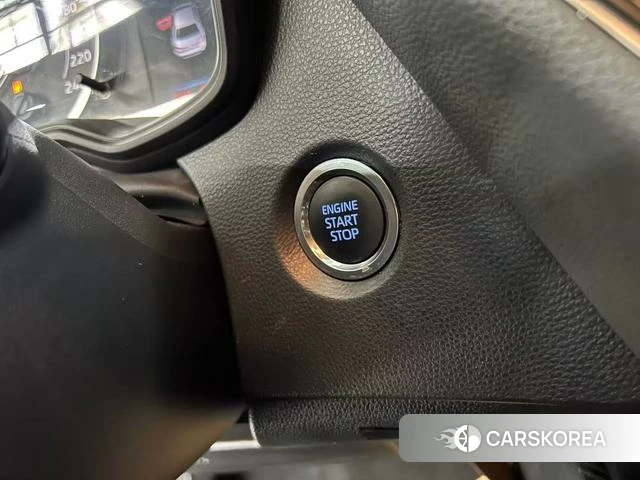 Toyota Levin 2021 Белый из Китая