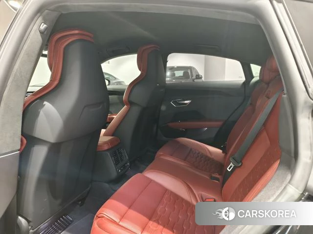 Audi e-tron 2025 Черный из Китая