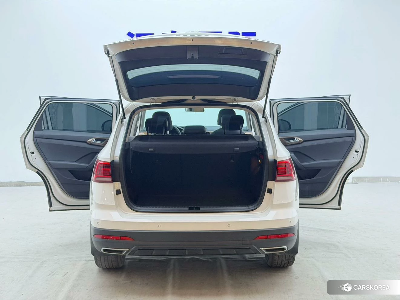 Volkswagen Tharu 2020 Белый из Китая
