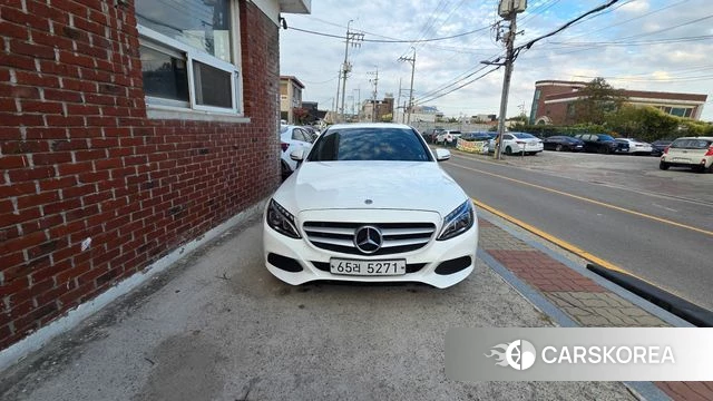 Mercedes-Benz C-Class W205 2018 Белый из Кореи