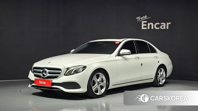 Mercedes-Benz E-Class W213 2018 Белый из Кореи