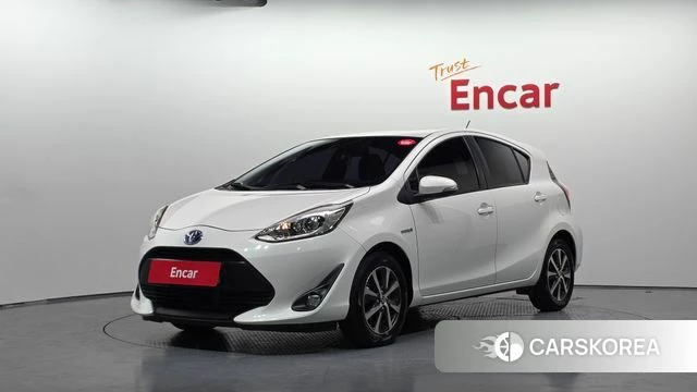 Toyota Prius C 2018 Белый из Кореи