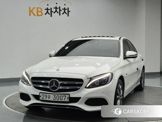 Mercedes-Benz C-Class W205 2018 Белый из Кореи