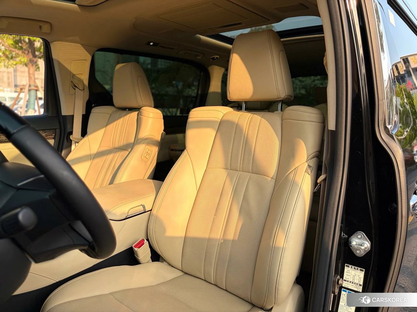 Toyota Vellfire 2021 Черный из Китая