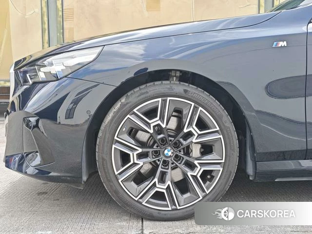 BMW 5 series 2025 Черный из Китая