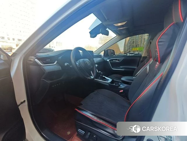 Toyota RAV4 2024 Белый из Китая
