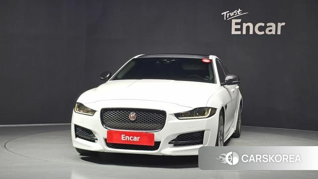 Jaguar XE 2018 Белый из Кореи