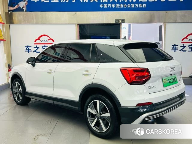Audi Q2L 2021 Белый из Китая