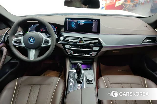 BMW 5 series PHEV 2022 Белый из Китая