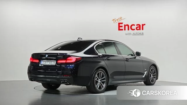 BMW 5 Series (G30) 2023 Черный из Кореи