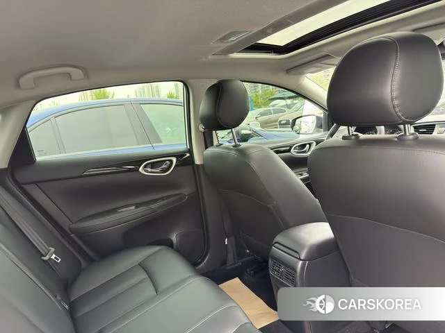 Nissan Sylphy 2022 Белый из Китая