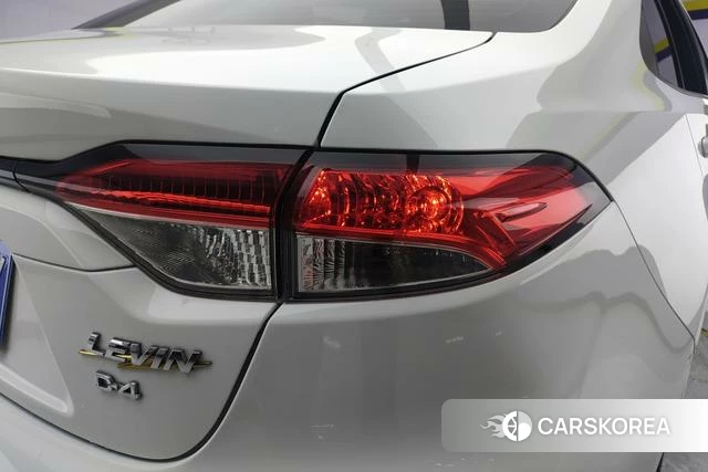 Toyota Levin 2024 Белый из Китая