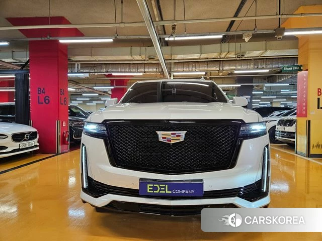 Cadillac Escalade 5th Generation 2023 Белый из Кореи