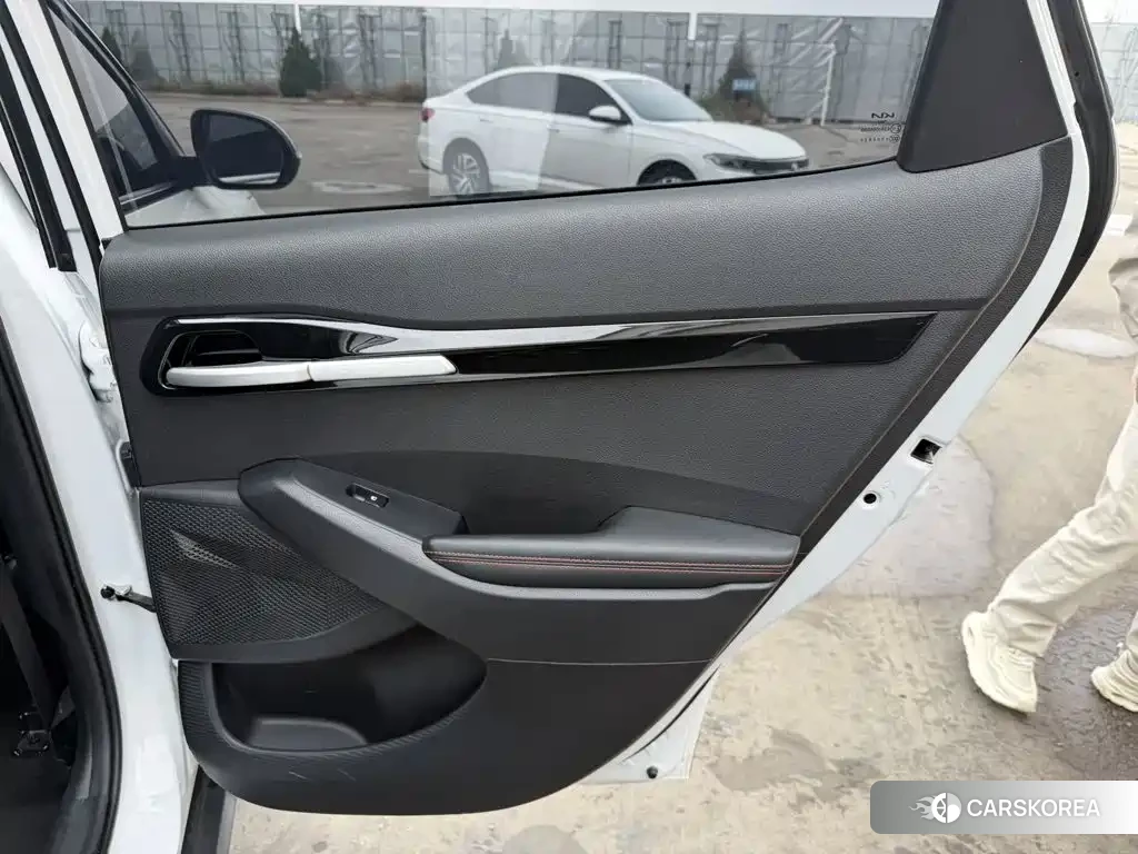 Kia Seltos 2023 Белый из Китая