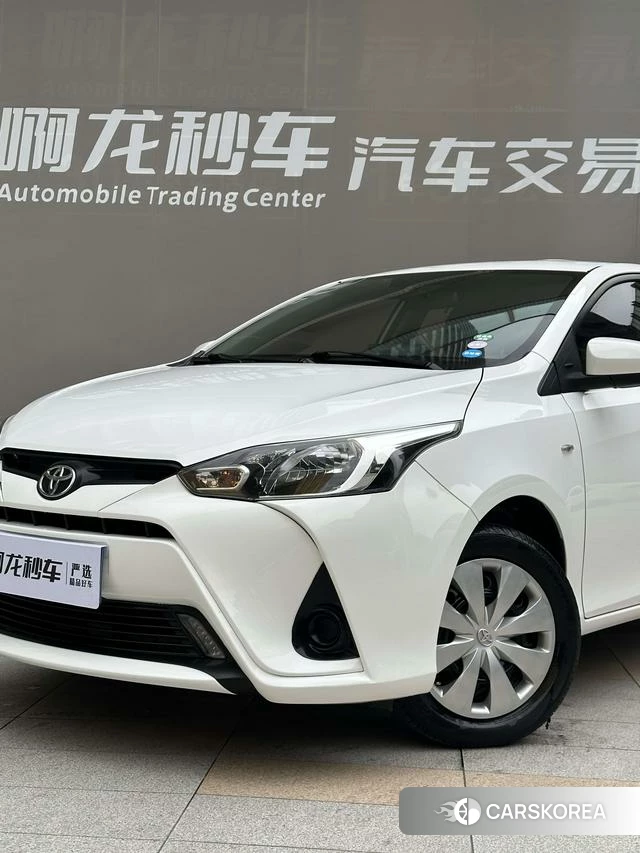 Toyota Yaris L 2020 Белый из Китая