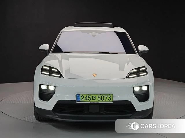 Porsche Makan EV 2025 Белый из Кореи