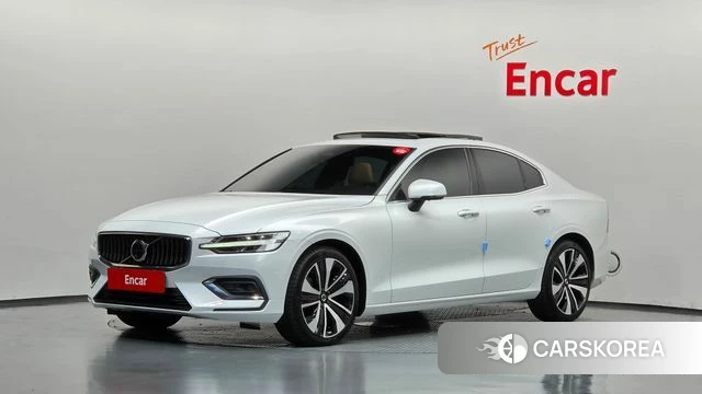 Volvo S60 3rd generation 2023 Белый из Кореи