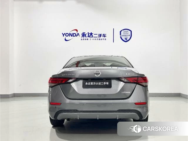 Nissan Sylphy 2020 Темно-серый из Китая