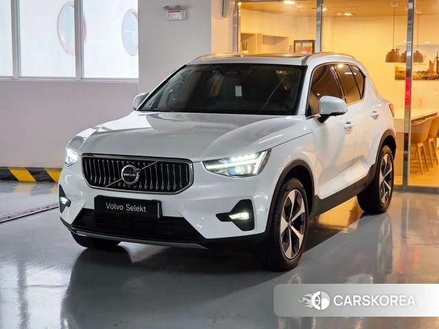 Volvo XC40 2026 Белый из Кореи