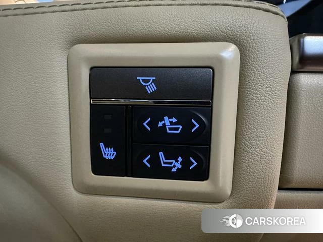 Toyota Alphard 2023 Черный из Китая