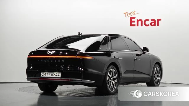 Hyundai Grandeur Hybrid (GN7) 2023 Черный из Кореи