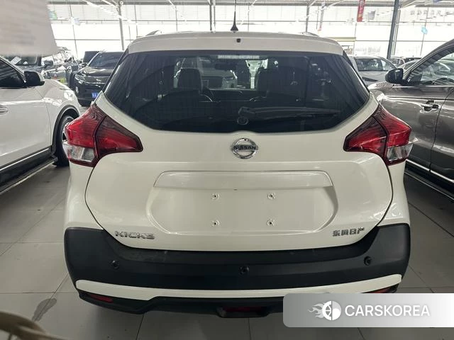 Nissan Kicks 2021 Белый из Китая