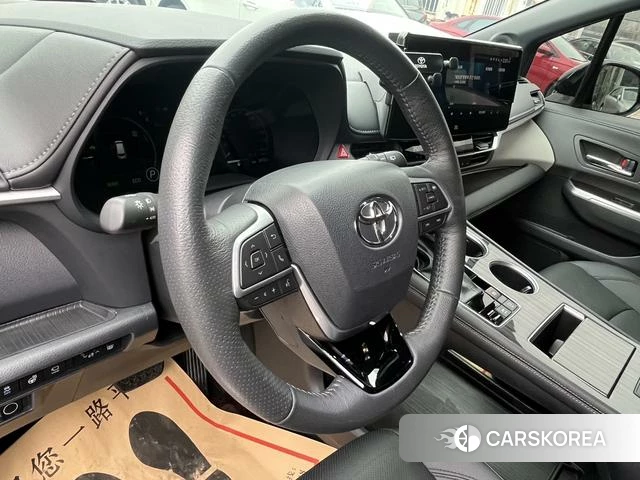 Toyota Granvia 2023 Черный из Китая