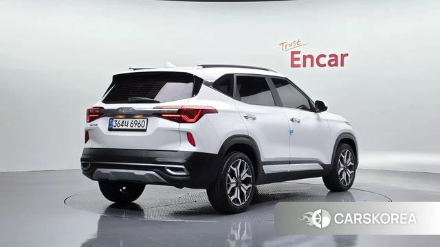 Kia Seltos 2021 Белый из Кореи