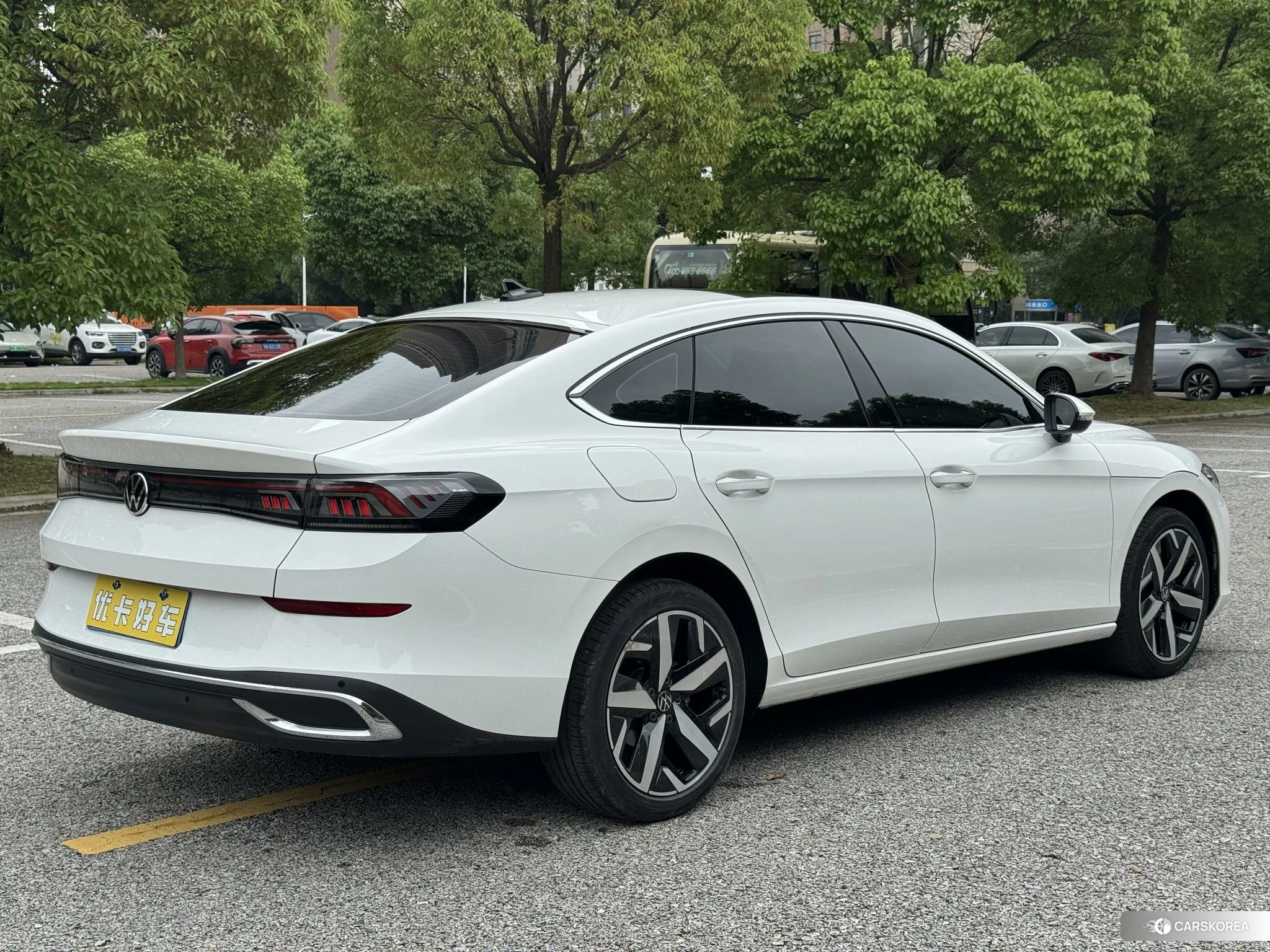Volkswagen Lamando 2023 Белый из Китая