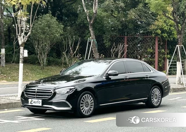 Mercedes-Benz E-Class 2022 Черный из Китая