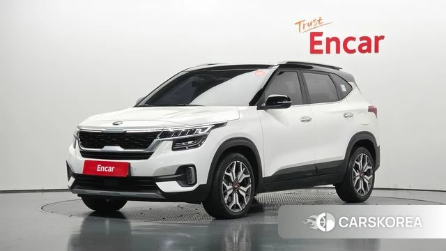 Kia Seltos 2021 Белый из Кореи
