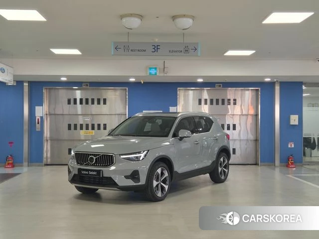 Volvo XC40 2025 Серый из Кореи