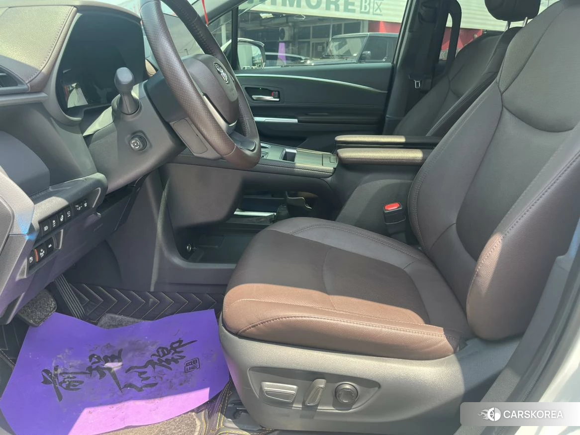 Toyota Sienna 2021 Белый из Китая
