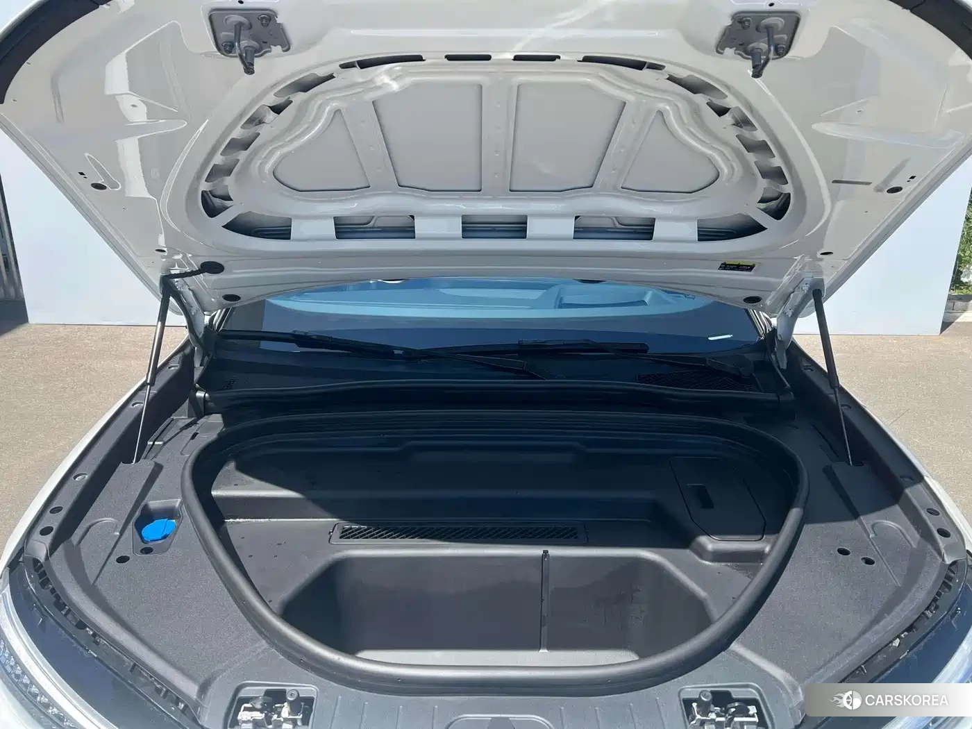 Audi Q6L 2025 Белый из Китая