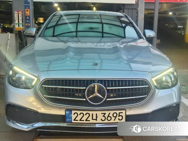 Mercedes-Benz E-Class W213 2021 Серебристо-серый из Кореи