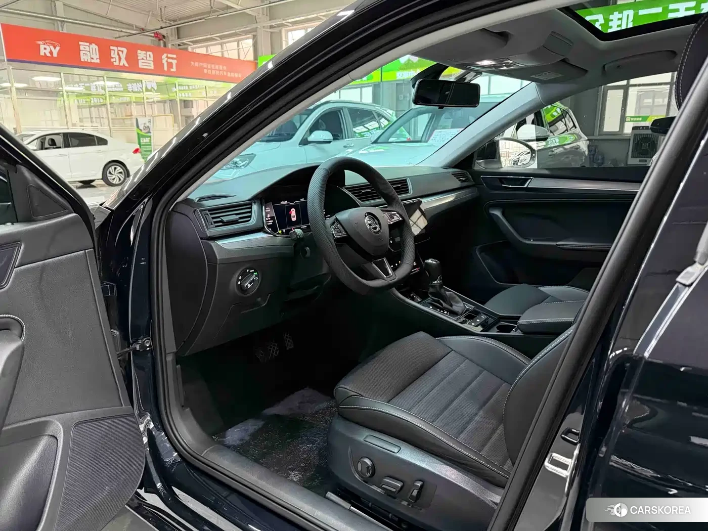 Skoda Superb 2022 Черный из Китая