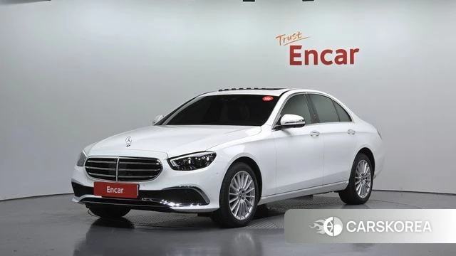 Mercedes-Benz E-Class W213 2023 Белый из Кореи